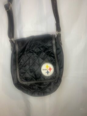Pittsburgh Steelers Black Quilted Crossbody Bag